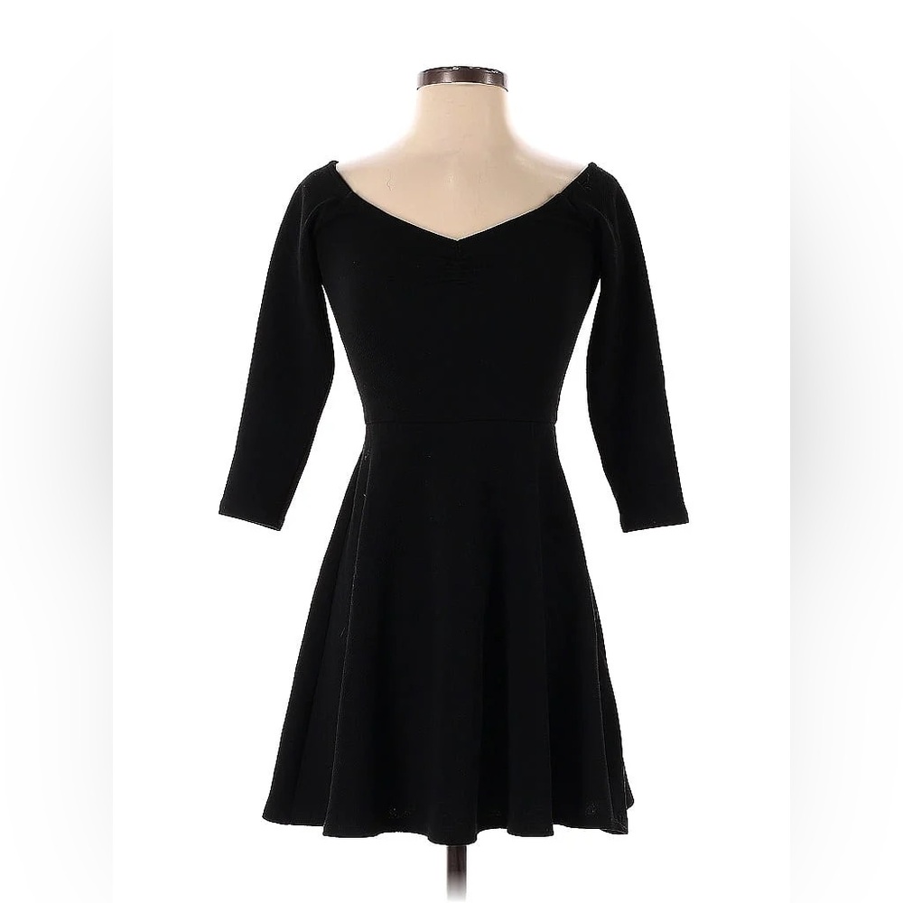 Forever 21 Black V-Neck Sweetheart Off Shoulder Dress -Women’s Size M